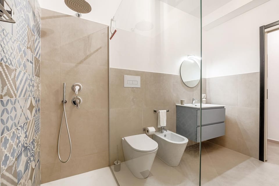 Toilet, Bathroom, hair dryier