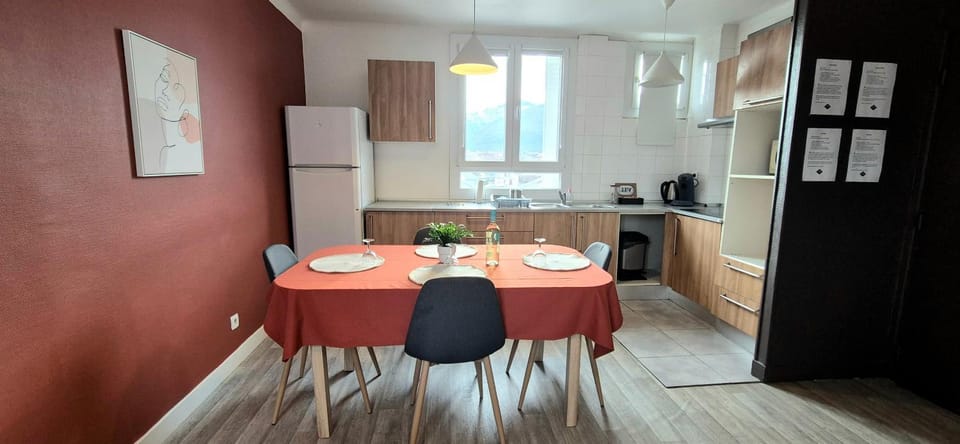 Living room, Breakfast