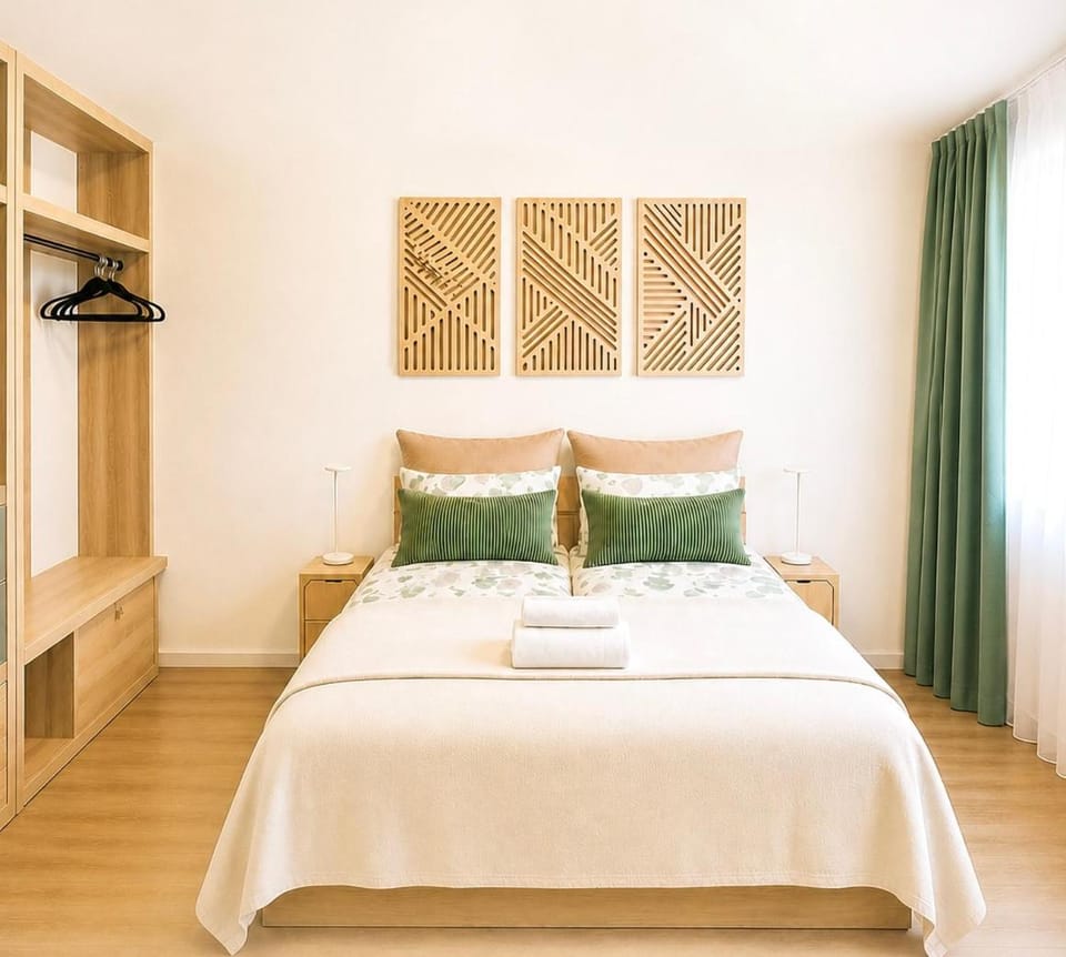 Bed, Photo of the whole room, Bedroom, wardrobe