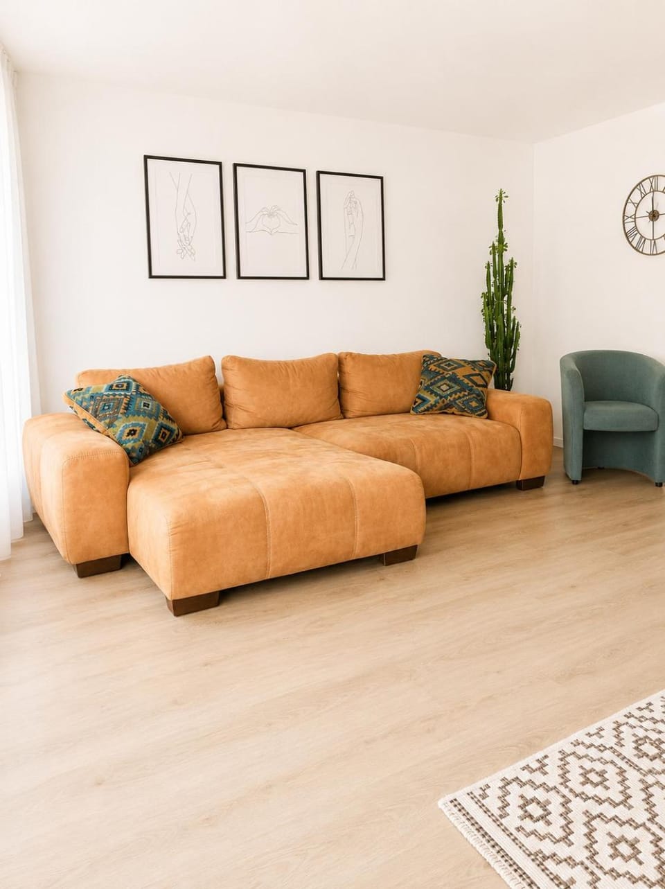 Living room, Seating area