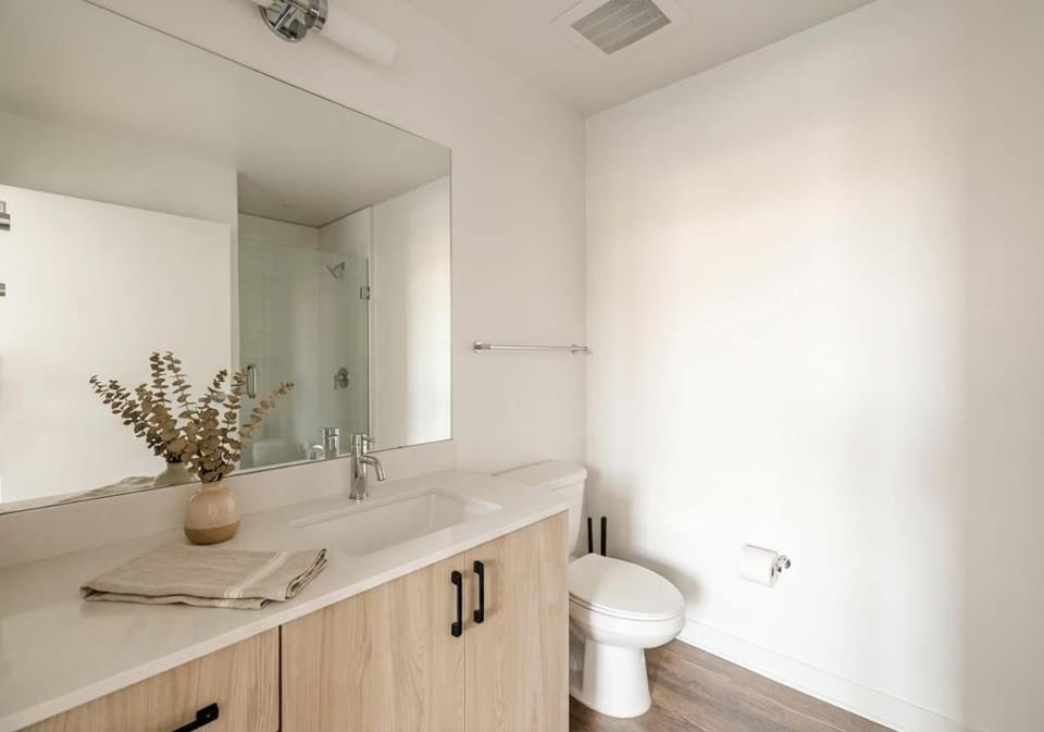 Boulevard Stays Studio Retreat Pool Gym & Parking Included 1 Apartment in Phoenix