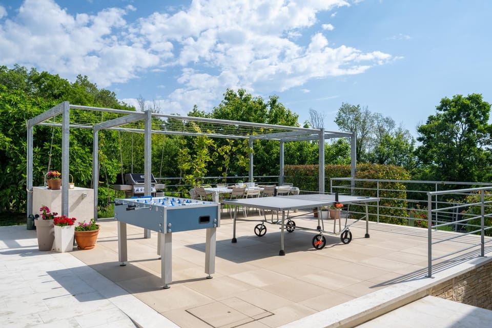 BBQ facilities, Garden, Table tennis, Balcony/Terrace, Balcony/Terrace, Dining area