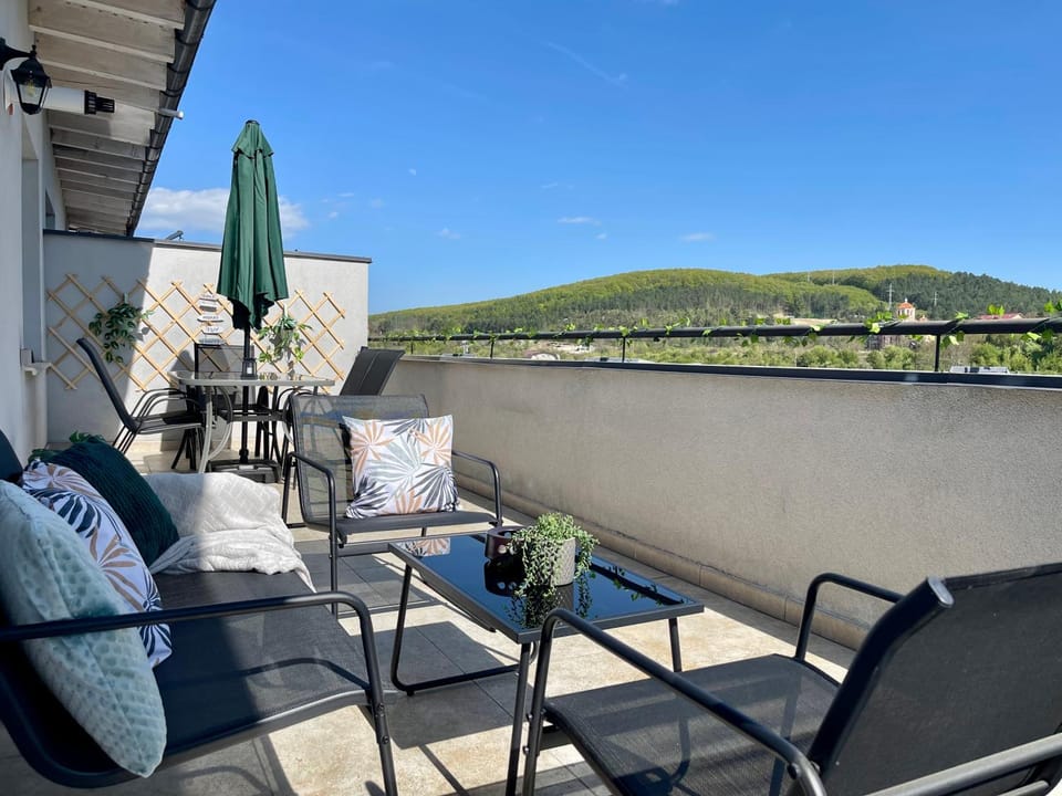View (from property/room), Balcony/Terrace, Seating area