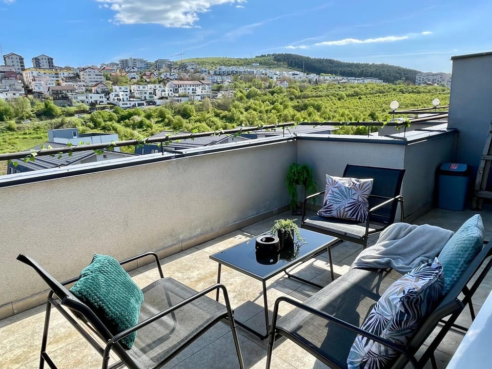 View (from property/room), Balcony/Terrace, Seating area