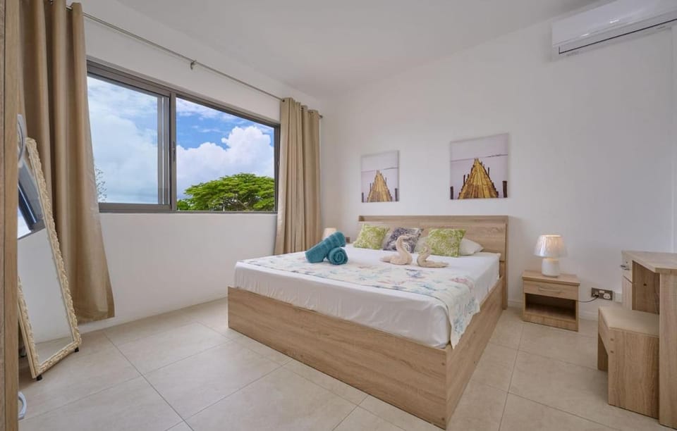 SeaSide Apartment, 3 bedroom, sea view Apartment in Rivière du Rempart District, Mauritius