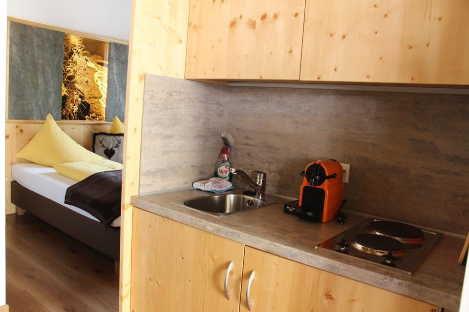 Bed, Kitchen or kitchenette