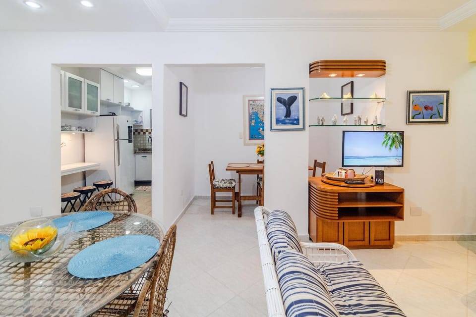 Tudo Perto | Praia a 300m | Enseada Apartment in State of São Paulo