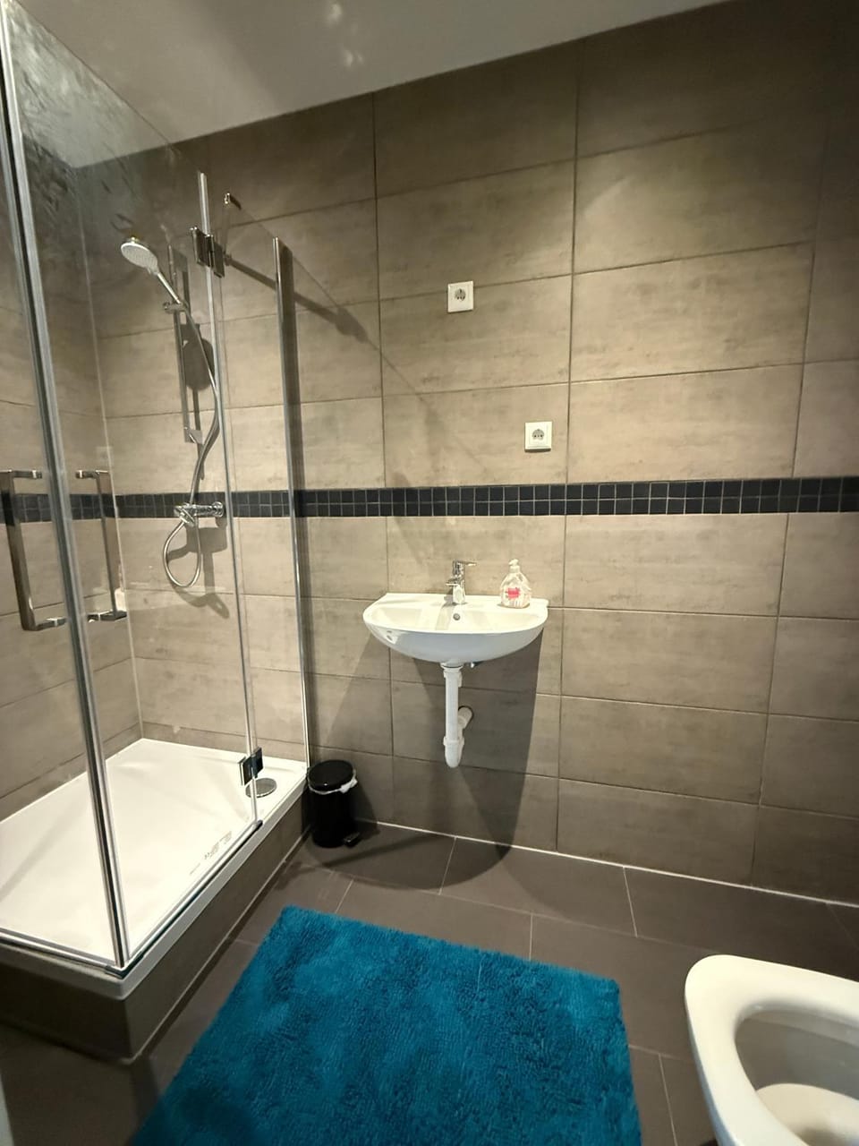 Shower, Toilet, Bathroom