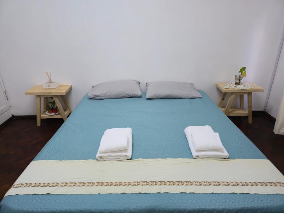 Photo of the whole room, Bedroom, towels