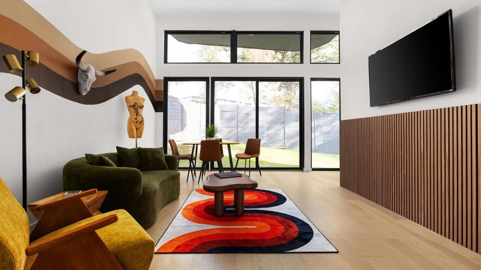 Communal lounge/ TV room