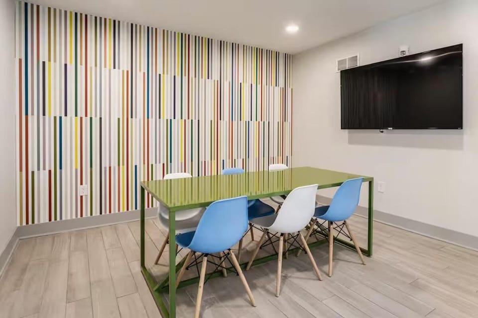 Communal lounge/ TV room