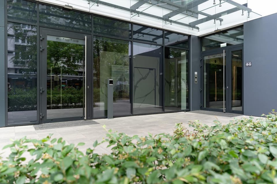 Property building, Facade/entrance, Day