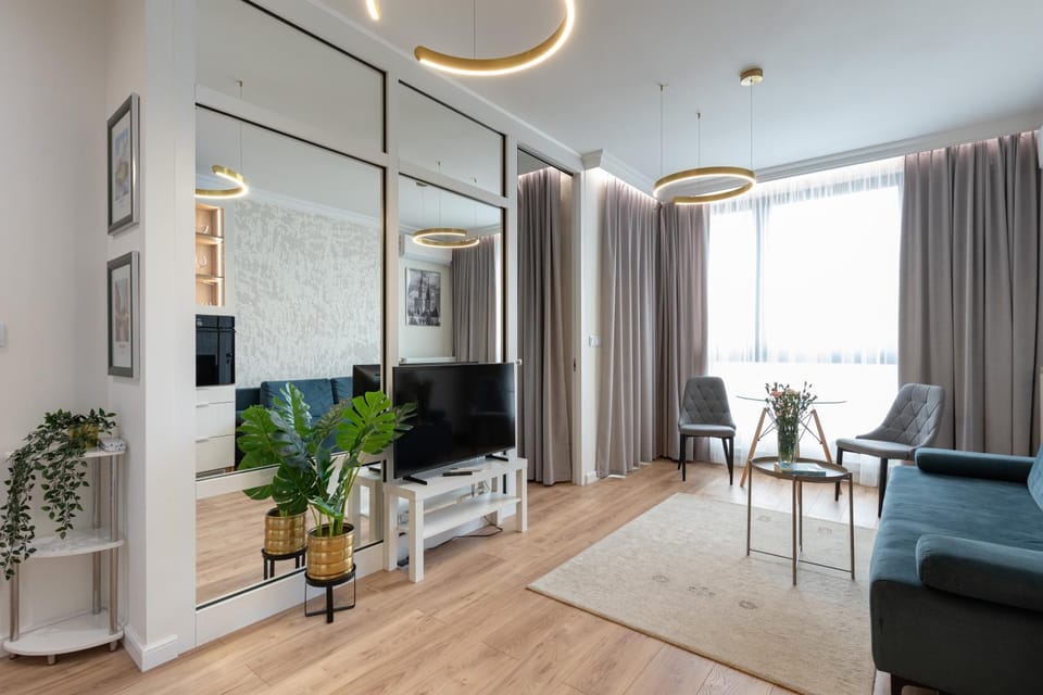 Communal lounge/ TV room, TV and multimedia, Living room, Seating area, Evening entertainment