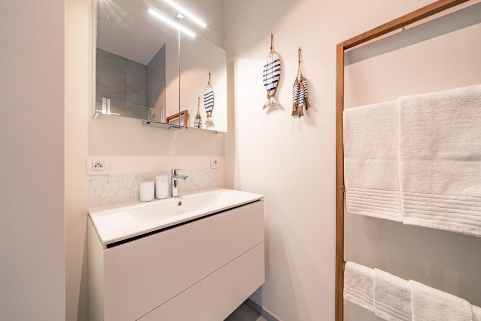 Top uitzicht luxe appartement DUNES met terras POOL & GYM Apartment in Ostend