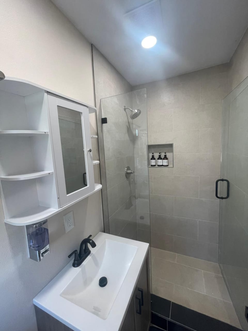 民宿阿尔罕布拉999 Vacation rental in San Gabriel