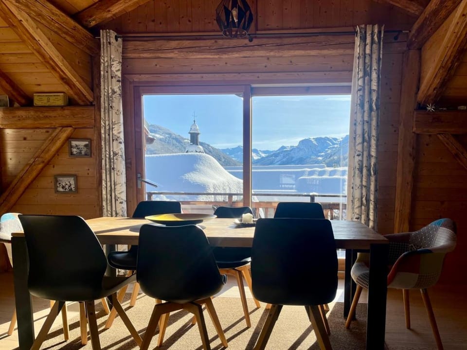 Dining area, Mountain view