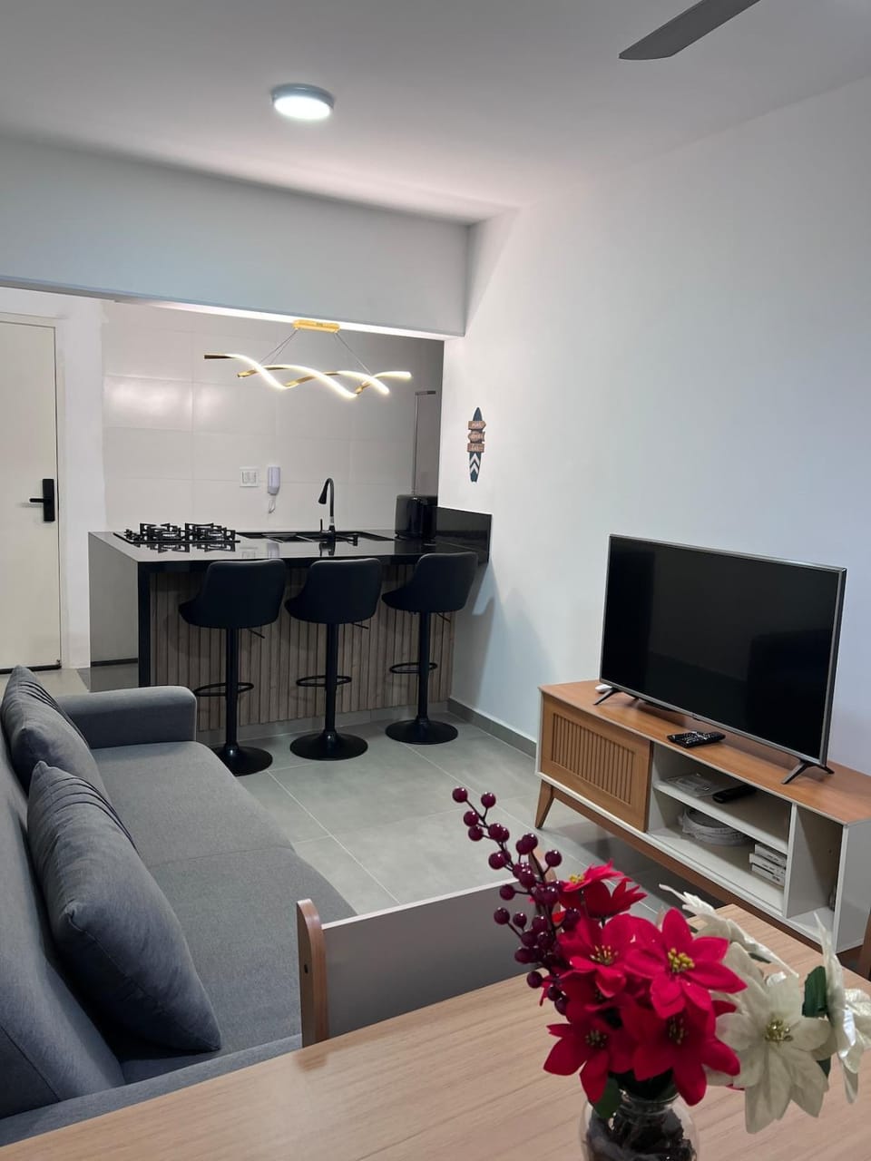 Apartamento completo Martim de Sá a alguns passos do mar Apartment in Caraguatatuba