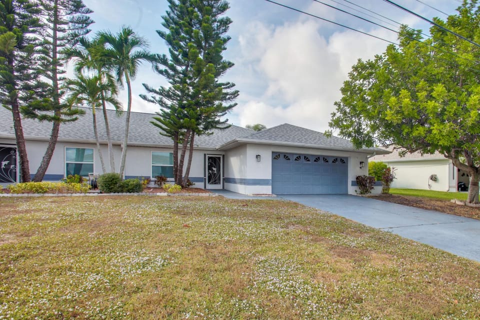 Fishing Dock & Pool: Waterfront Cape Coral Retreat House in Cape Coral