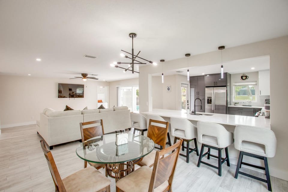 Fishing Dock & Pool: Waterfront Cape Coral Retreat House in Cape Coral