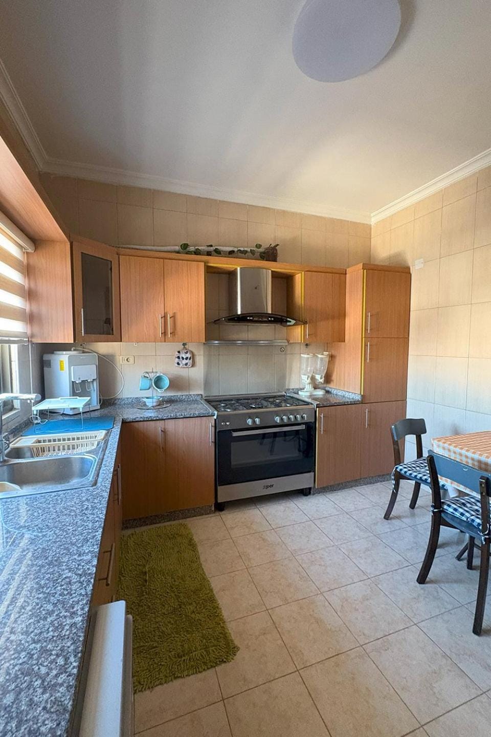 Kitchen or kitchenette, Dining area, dishwasher, oven, stove