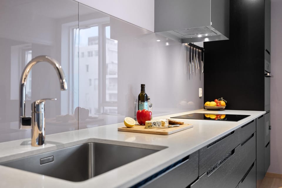 Kitchen or kitchenette, Food and drinks