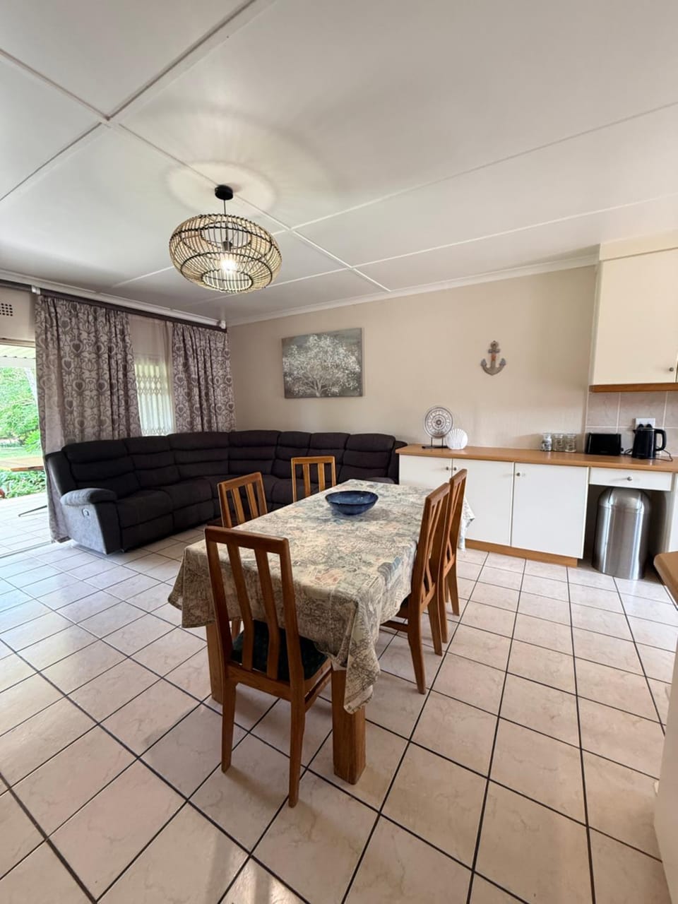 Living room, Seating area, Dining area