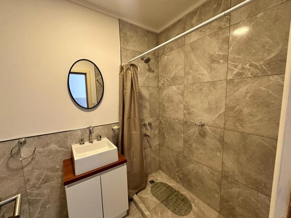 Depart a una cuadra de la playa, garaje, pileta Apartment in Necochea