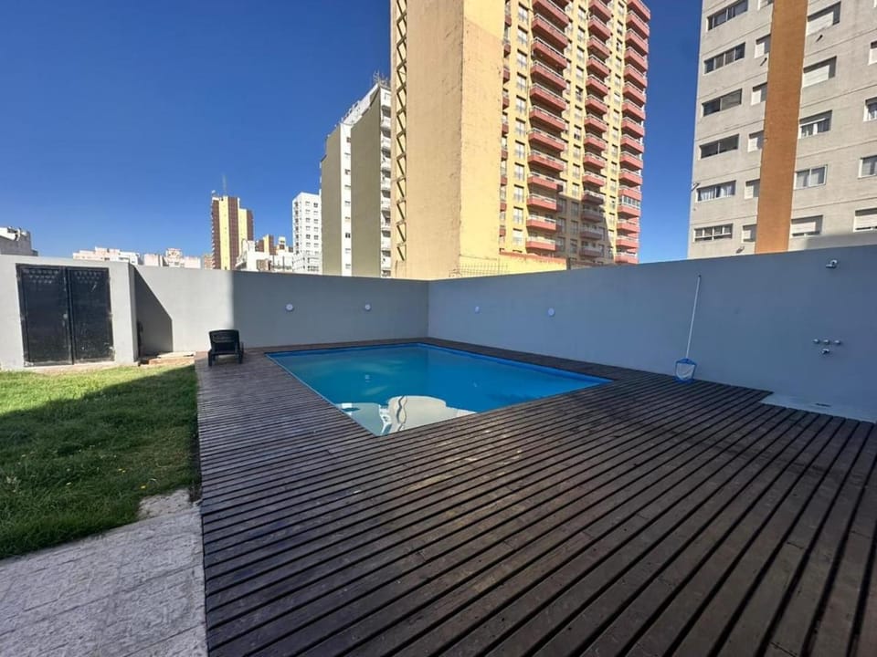 Depart a una cuadra de la playa, garaje, pileta Apartment in Necochea