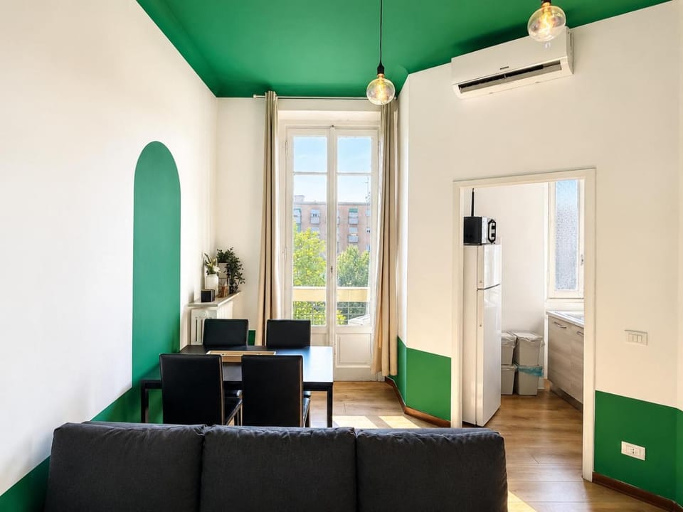 TV and multimedia, Living room, Seating area, Dining area, internet, air conditioner