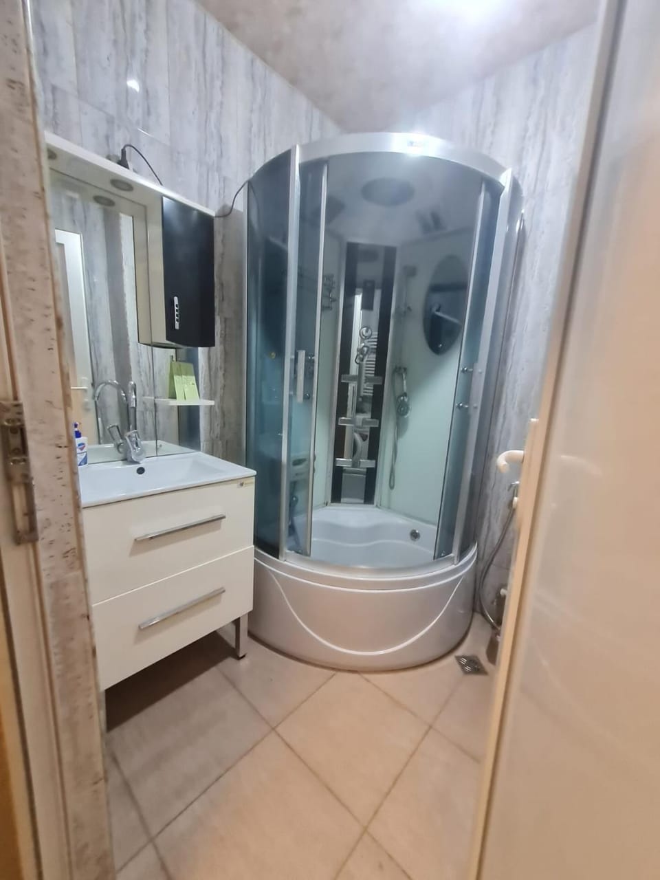 Ia's Home Apartment in Tbilisi, Georgia