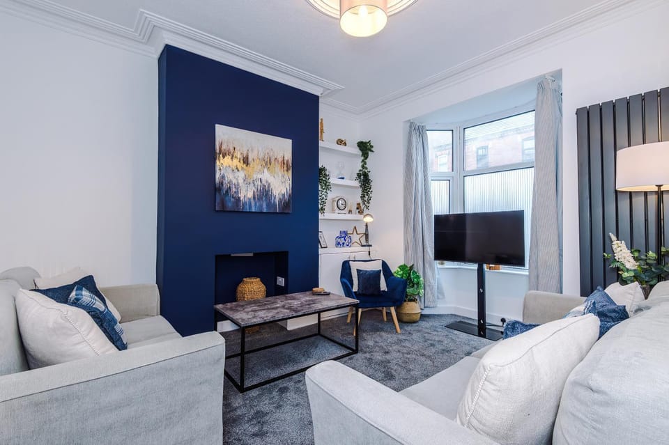 Communal lounge/ TV room, TV and multimedia, Living room, Seating area