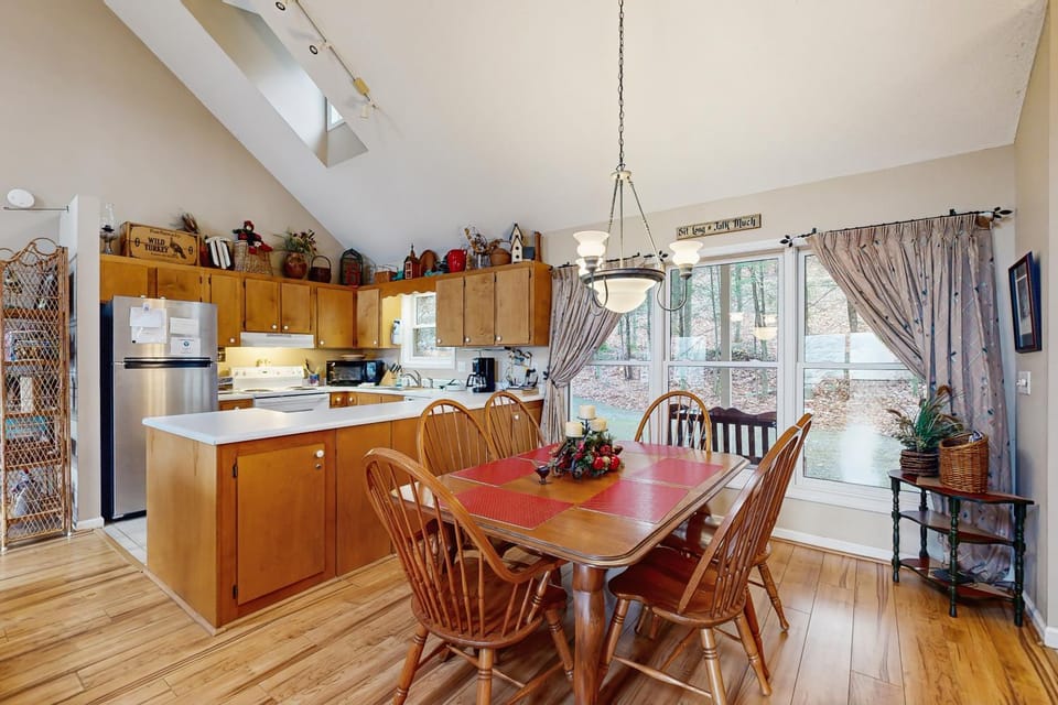 Lakeledge Hideaway House in Beech Mountain
