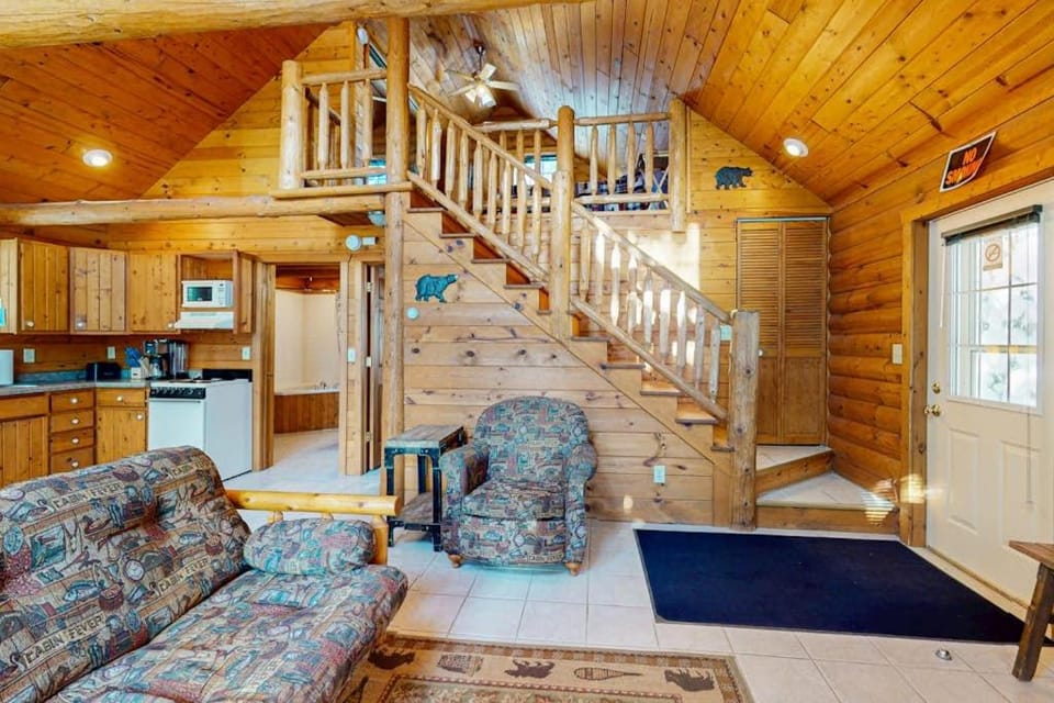 Balsam Ridge Cabin 1- Bear Cabin in Wisconsin