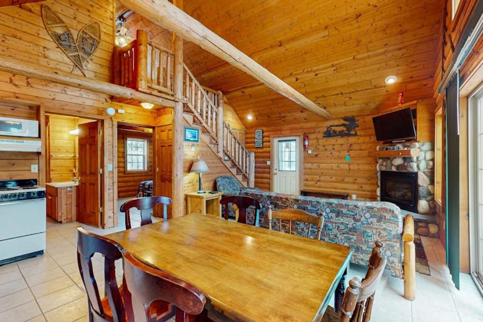 Balsam Ridge Cabin 2- Wolf Cabin in Wisconsin