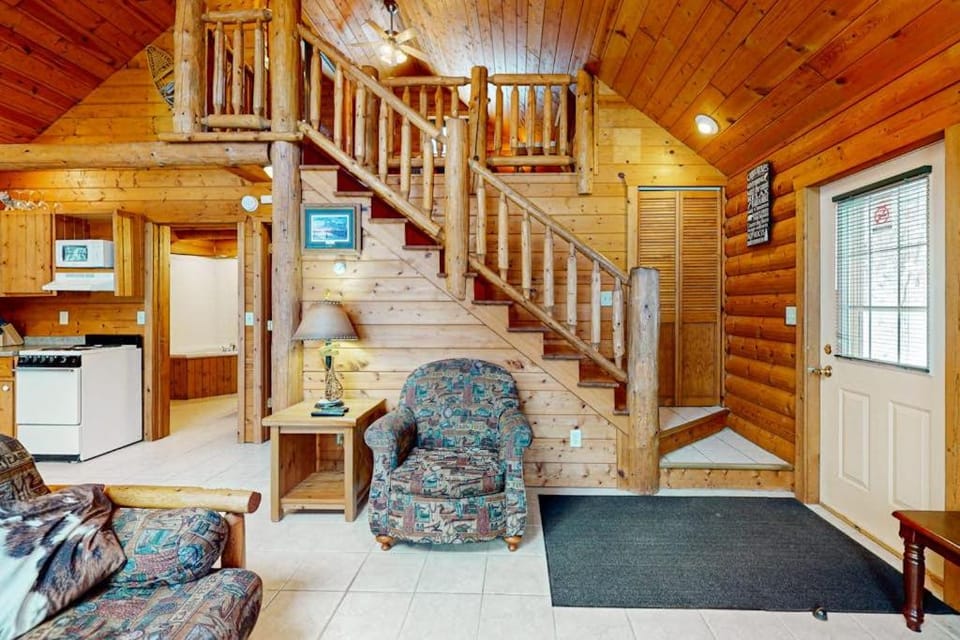 Balsam Ridge Cabin 2- Wolf Cabin in Wisconsin