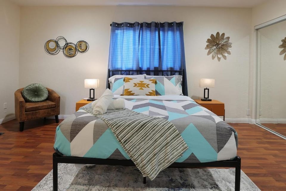 Modern Oasis Studio - near LAX, SoFi, USC, DTLA Apartment in View Park-Windsor
