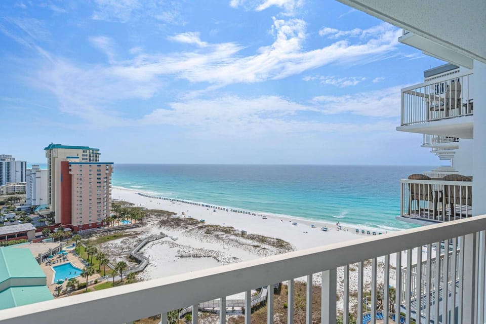 Pelican Beach Resort 1818 House in Destin