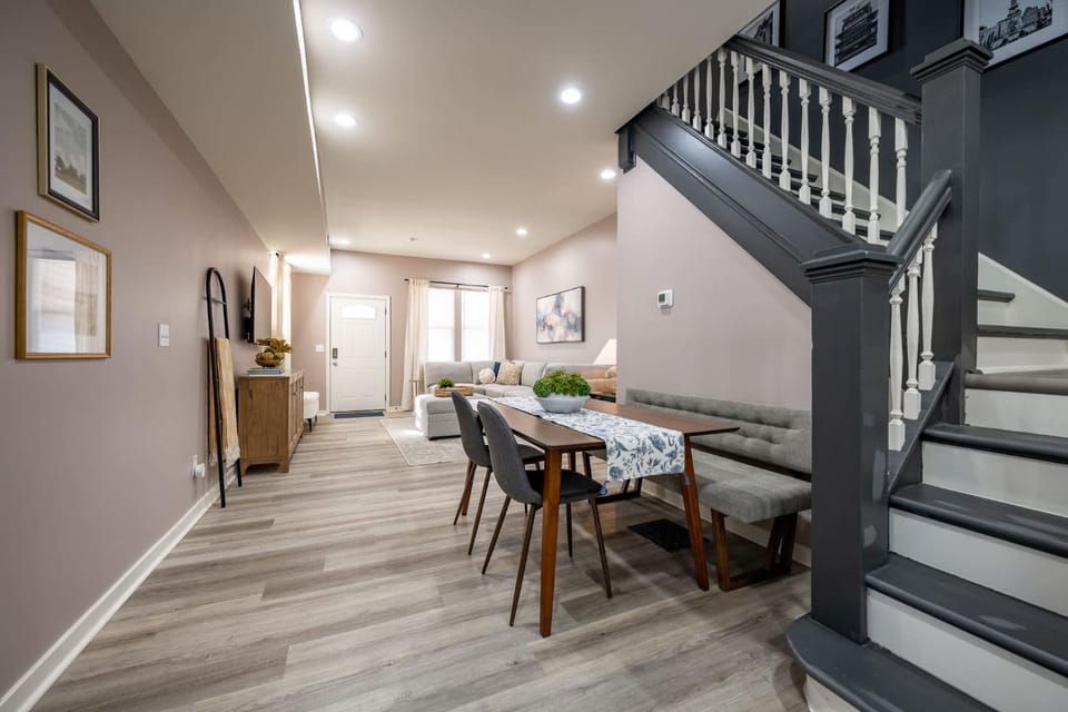 Modern & Stylish - Mins to Downtown - Family Friendly House in Indianapolis
