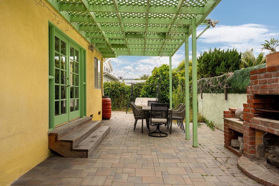 Venice Haven Backyard 4BR Central location, near beach Villa in Venice Beach