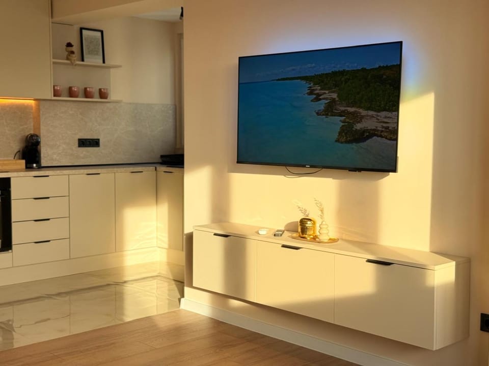 TV and multimedia, Kitchen or kitchenette