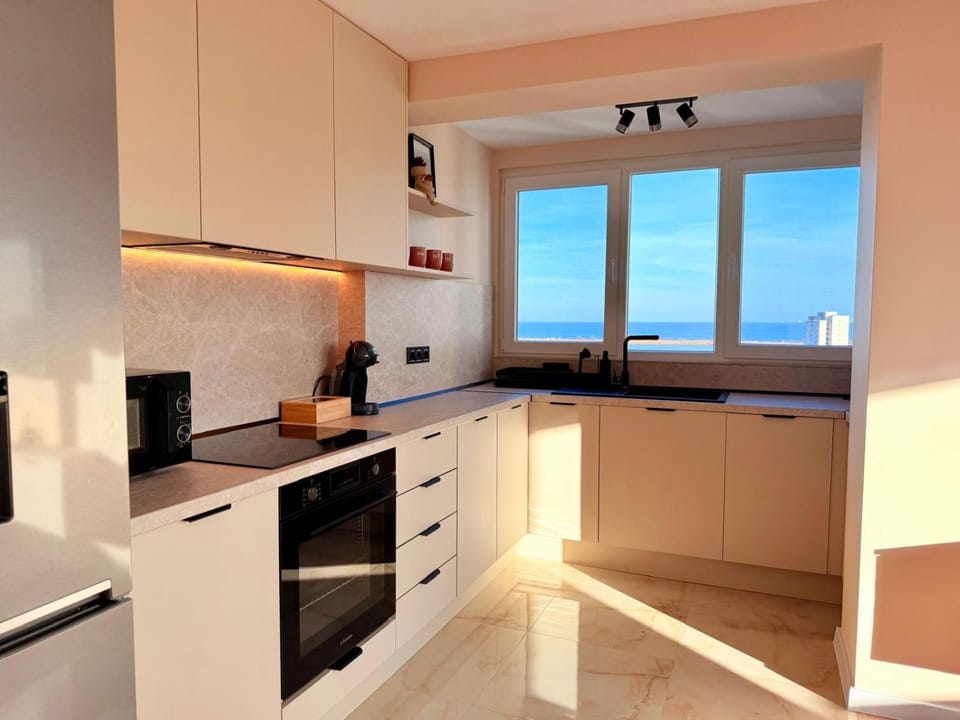 Kitchen or kitchenette, dishwasher, oven, pet friendly, stove