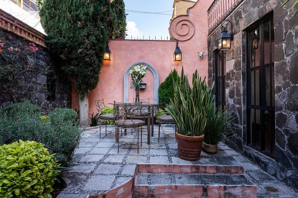 Patio, Inner courtyard view