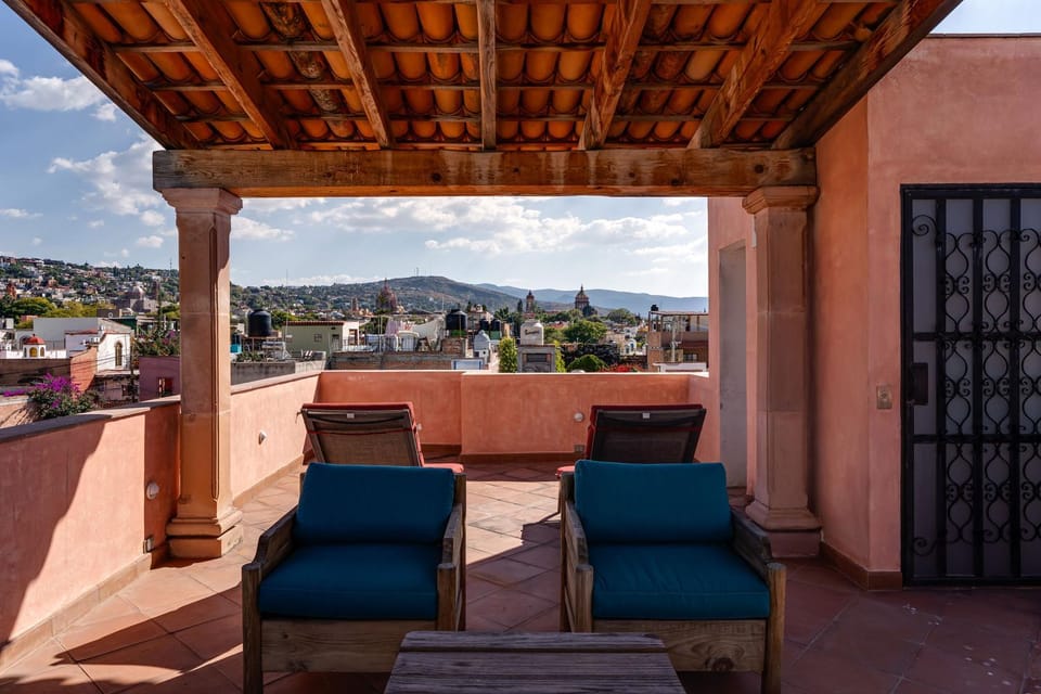 Patio, View (from property/room), Balcony/Terrace, City view, Landmark view