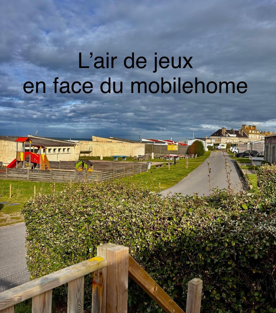 Le chant des vagues Mobile-home 1 à 6 personnes 2 chambres 2 salles d eau Campground/ 
RV Resort in Le Portel
