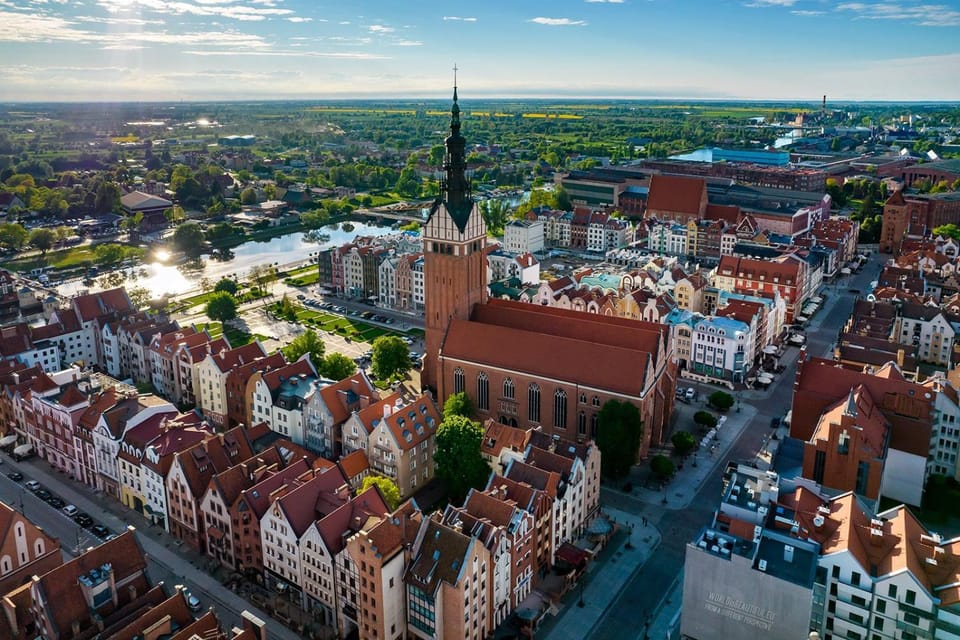 Property building, Nearby landmark, Day, Neighbourhood, Bird's eye view, City view, Street view, Location