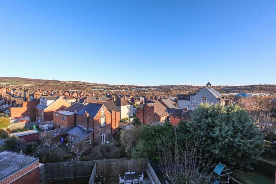 Day, Natural landscape, City view, Mountain view