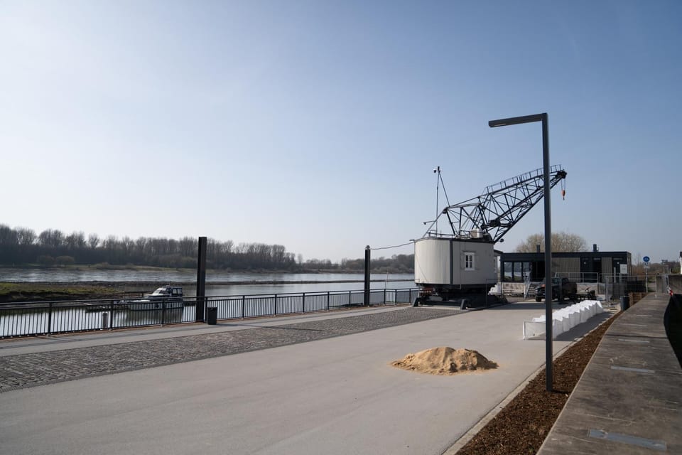 Neighbourhood, River view