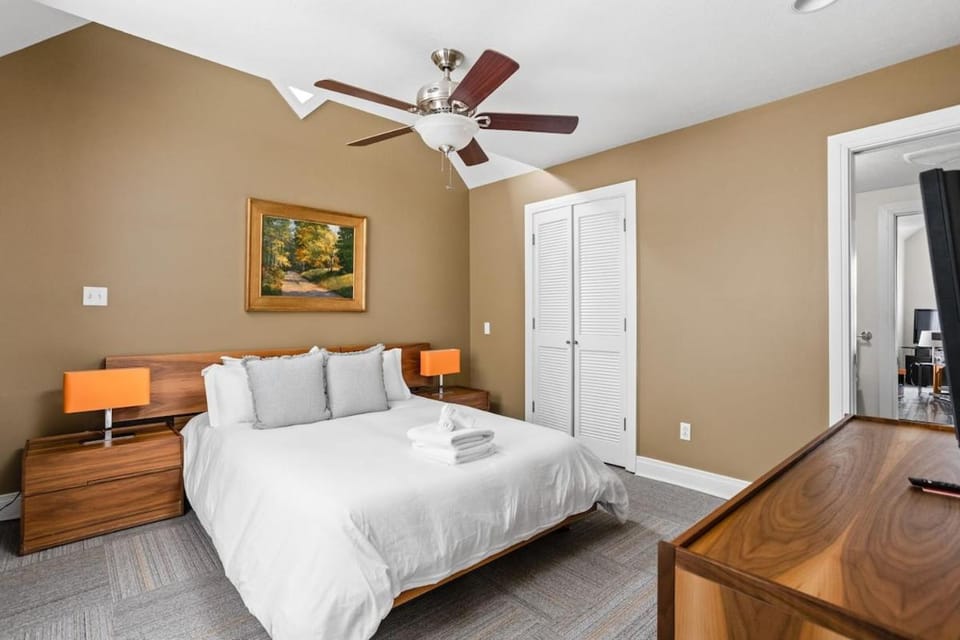 Downtown Gem on Quiet Street Great Location Family Friendly House in Indianapolis