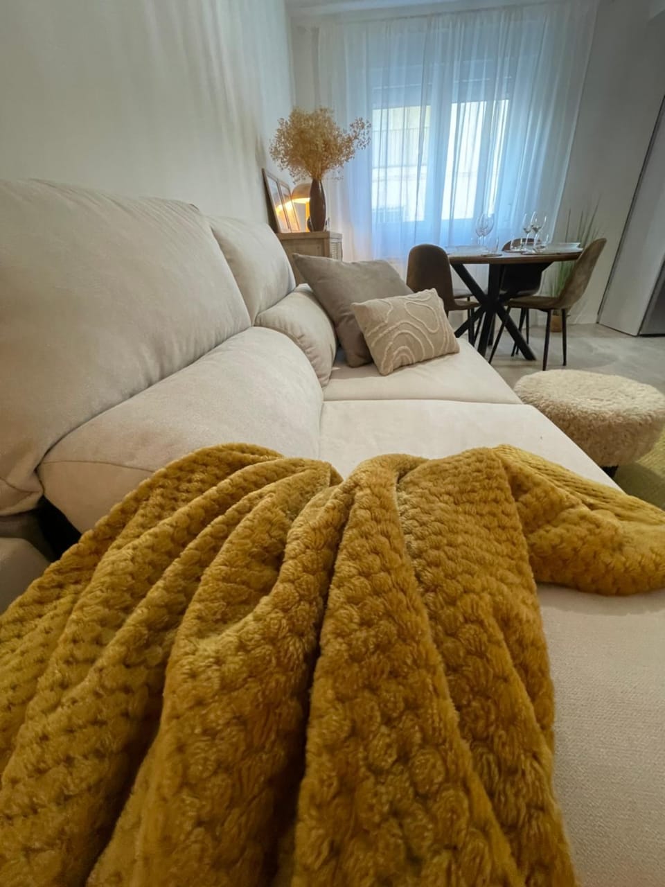 Living room, Photo of the whole room