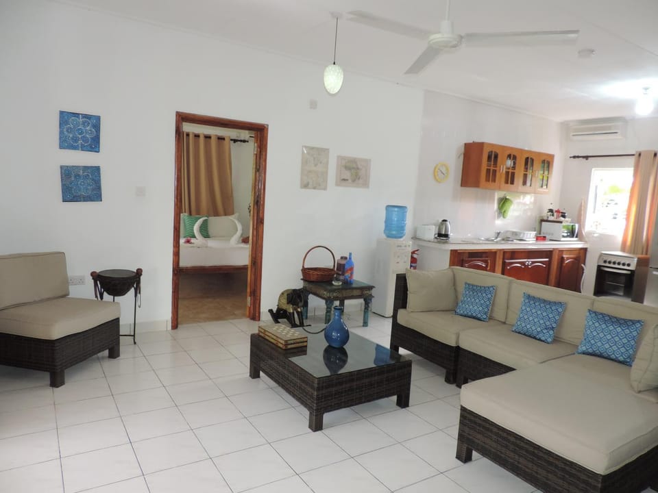 Communal lounge/ TV room, Coffee/tea facilities, Communal kitchen